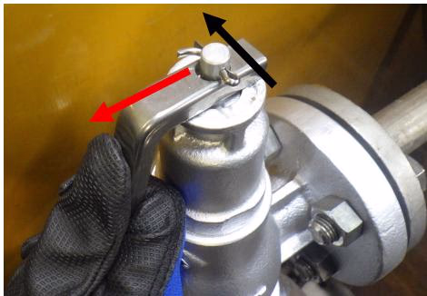Yoshitake AL-400TL safety relief valve lever lifting procedure